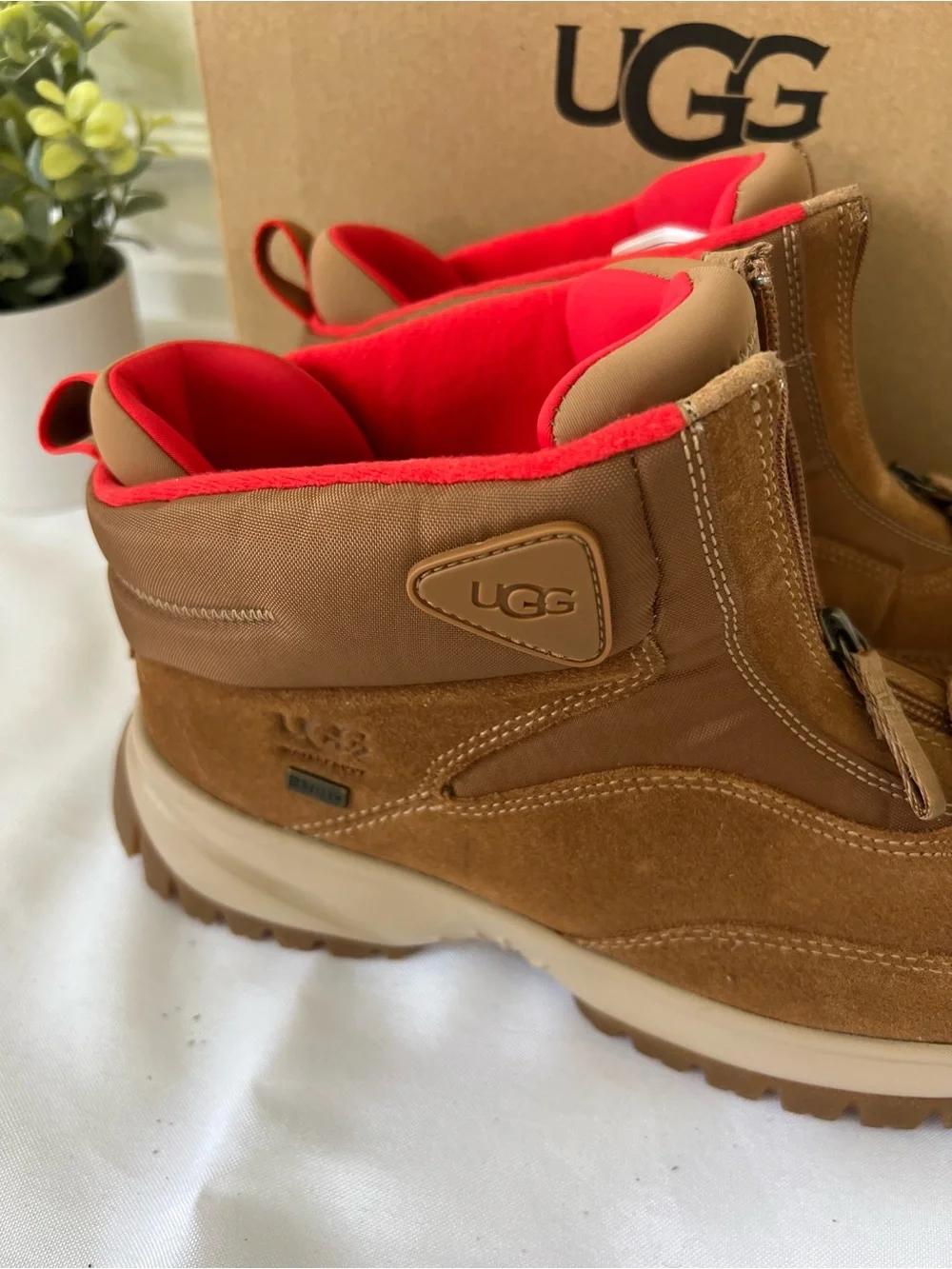 UGG Yose Short Zip Waterproof Boots – Women’s 8.5
